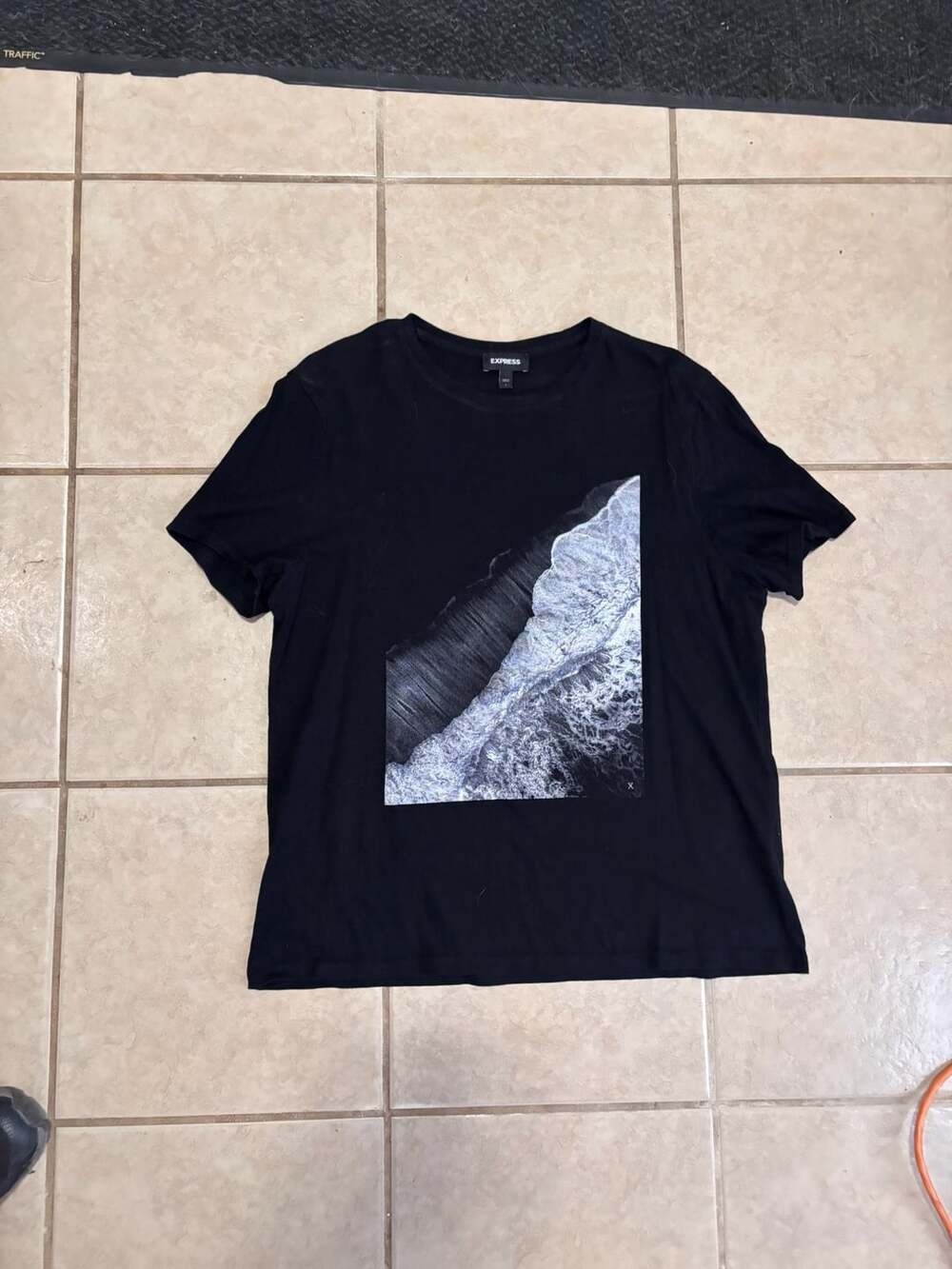 EXPRESS Black Graphic Print Short Sleeve T-Shirt Size L